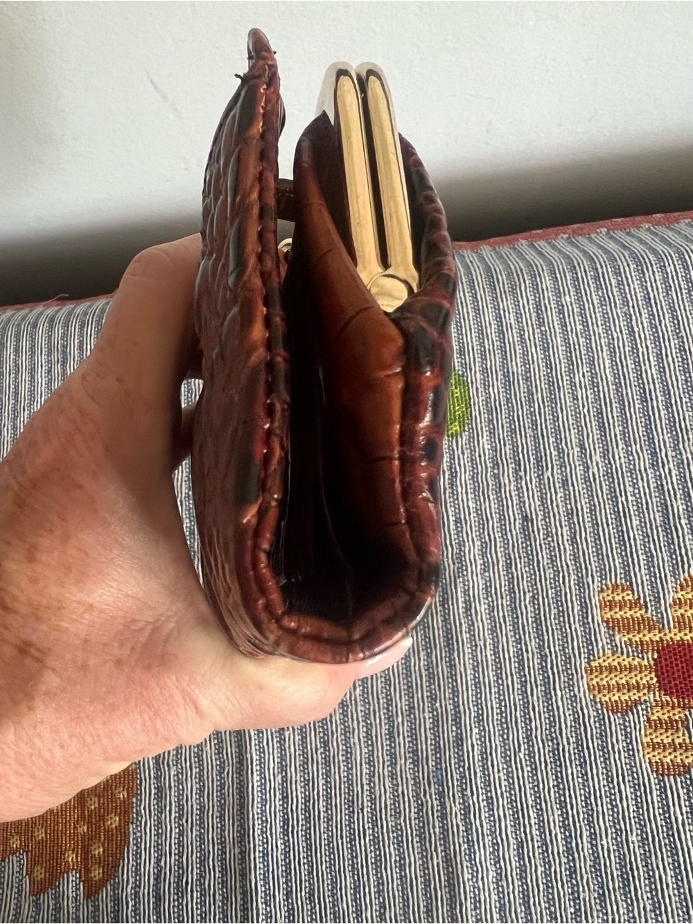 Brahmin Brown Pecan Kiss-lock Wallet - Picture 5 of 8